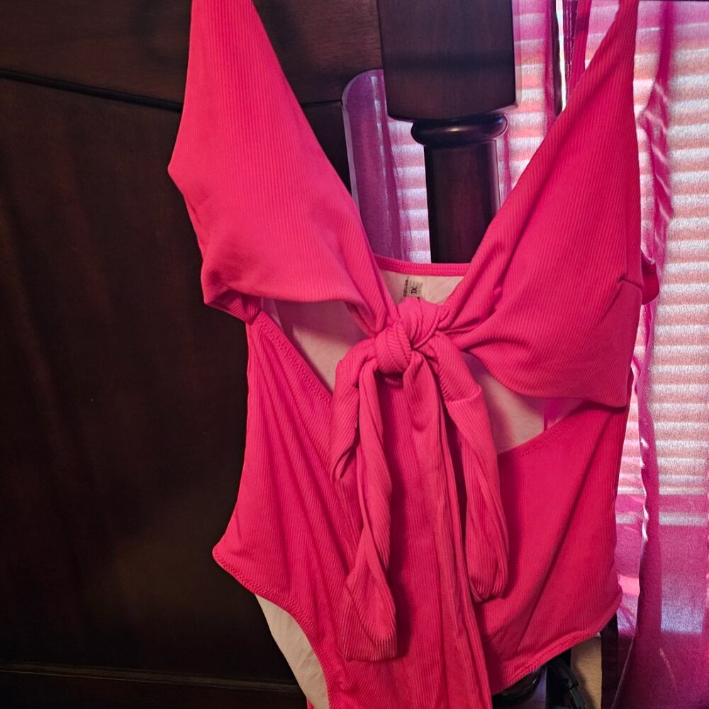 NWT Live Life On The Beach Pink One Piece Cutout Swimsuit, Size XL